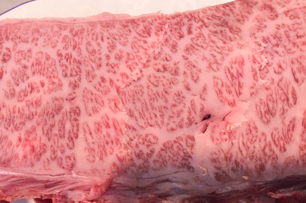 オリーブ牛三角バラ肉（カルビ）